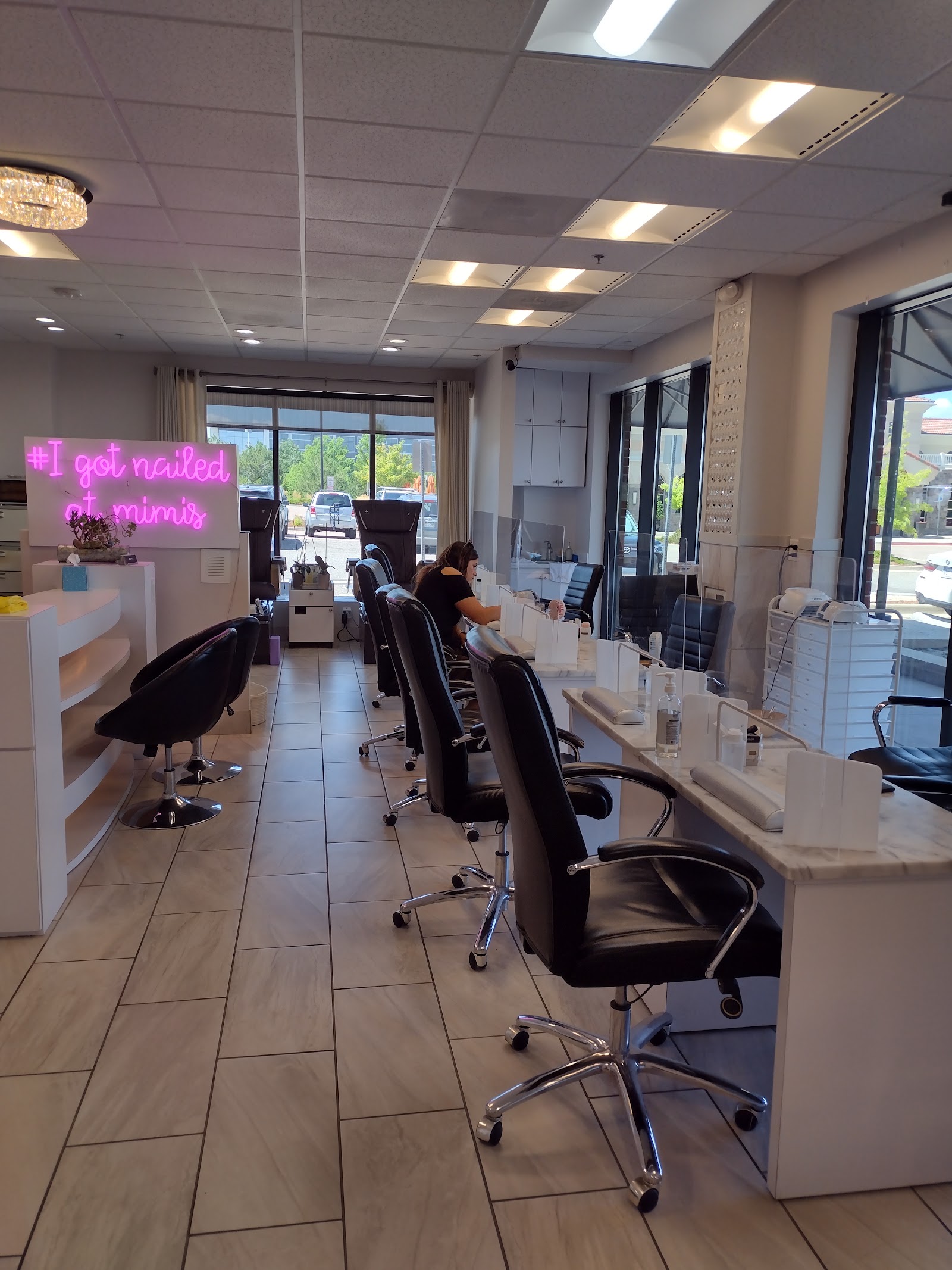 Mimi's Nail Bar logo